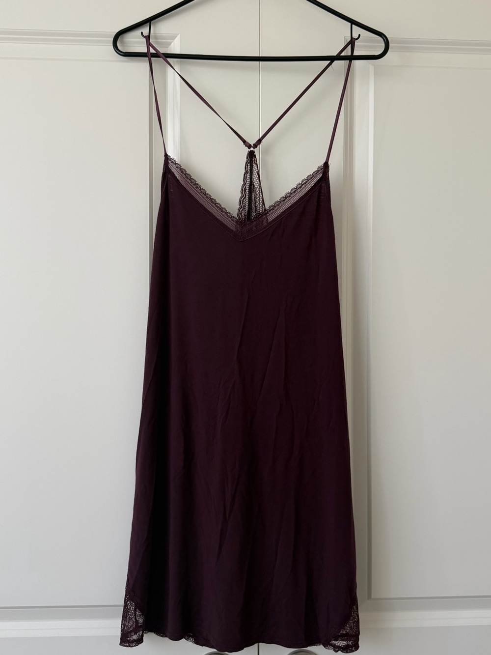 Victoria's Secret  Chemise Lace Racerback Adjustable Slip On Burgundy Sz Medium
